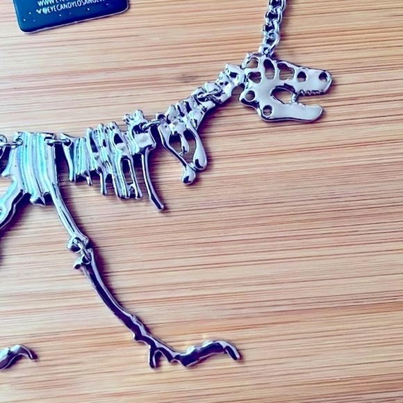 Brand New Eye Candy Los Angeles Silver Tone Dinosaur T-Rex Statement Necklace - Picture 4 of 11